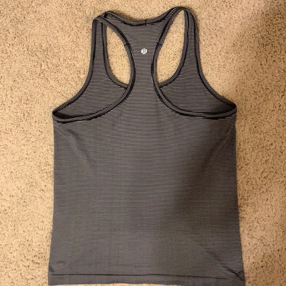 Lululemon black and white Razorback tank top
